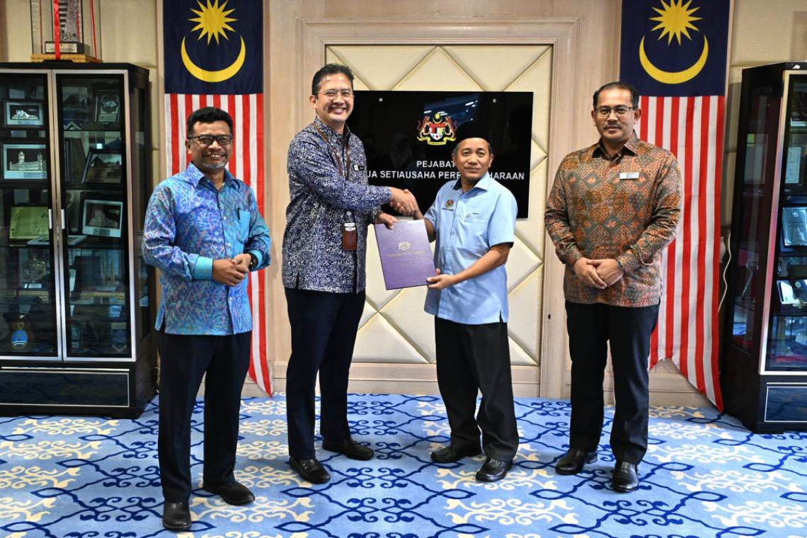 Sesi Penyerahan Surat Penempatan Pegawai Gred Utama (ANM)